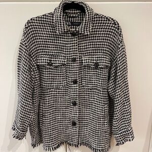Zara black and white Chanel-vibes houndstooth shacket oversized XS